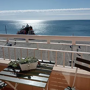  Apartamento Primera Linea De Playa A 10 Min Estepona